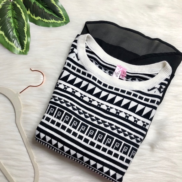Black & White Aztec Layered Sweater - Picture 1 of 8